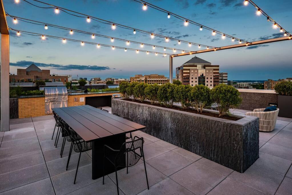 Gorgeous 1 Bedroom At Clarendon With Gym And Rooftop Арлингтон Экстерьер фото