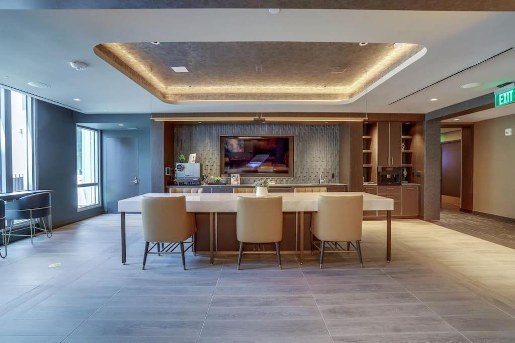 Gorgeous 1 Bedroom At Clarendon With Gym And Rooftop Арлингтон Экстерьер фото