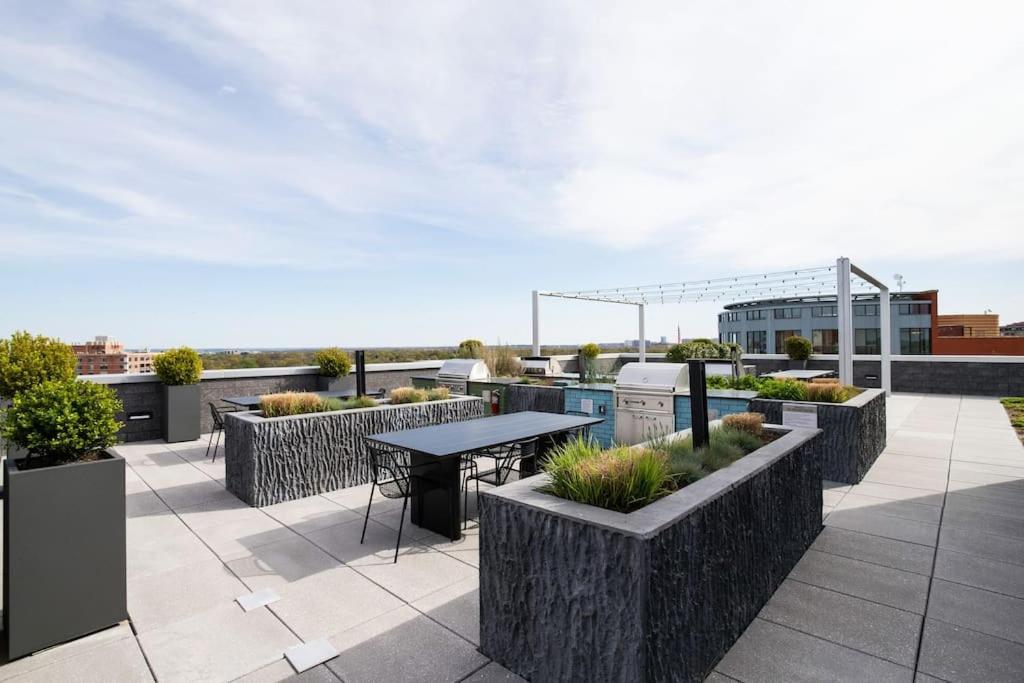 Gorgeous 1 Bedroom At Clarendon With Gym And Rooftop Арлингтон Экстерьер фото